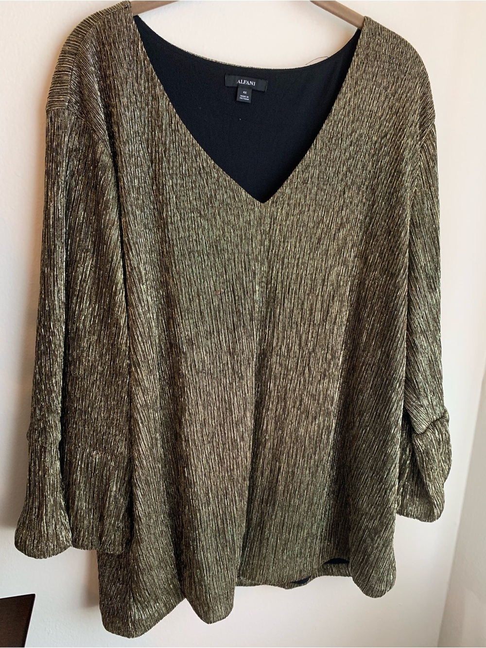 ALFANI PLUS SIZE 4X DRESSY  SHIMMERY V-NECK TOP